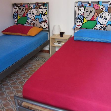 Area 12 Bb Bed & Breakfast ตราปานี ภายนอก รูปภาพ