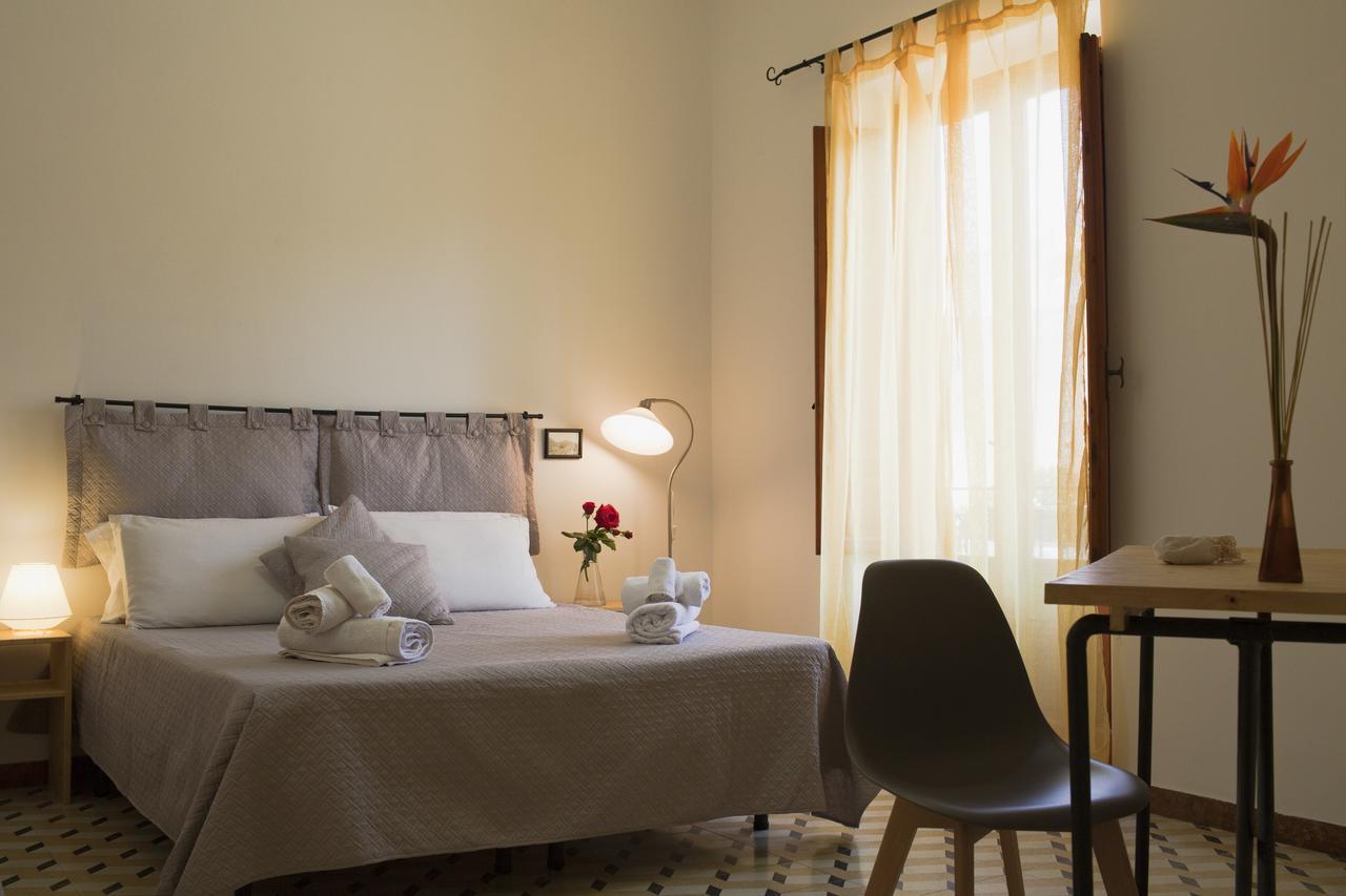Area 12 Bb Bed & Breakfast ตราปานี ภายนอก รูปภาพ