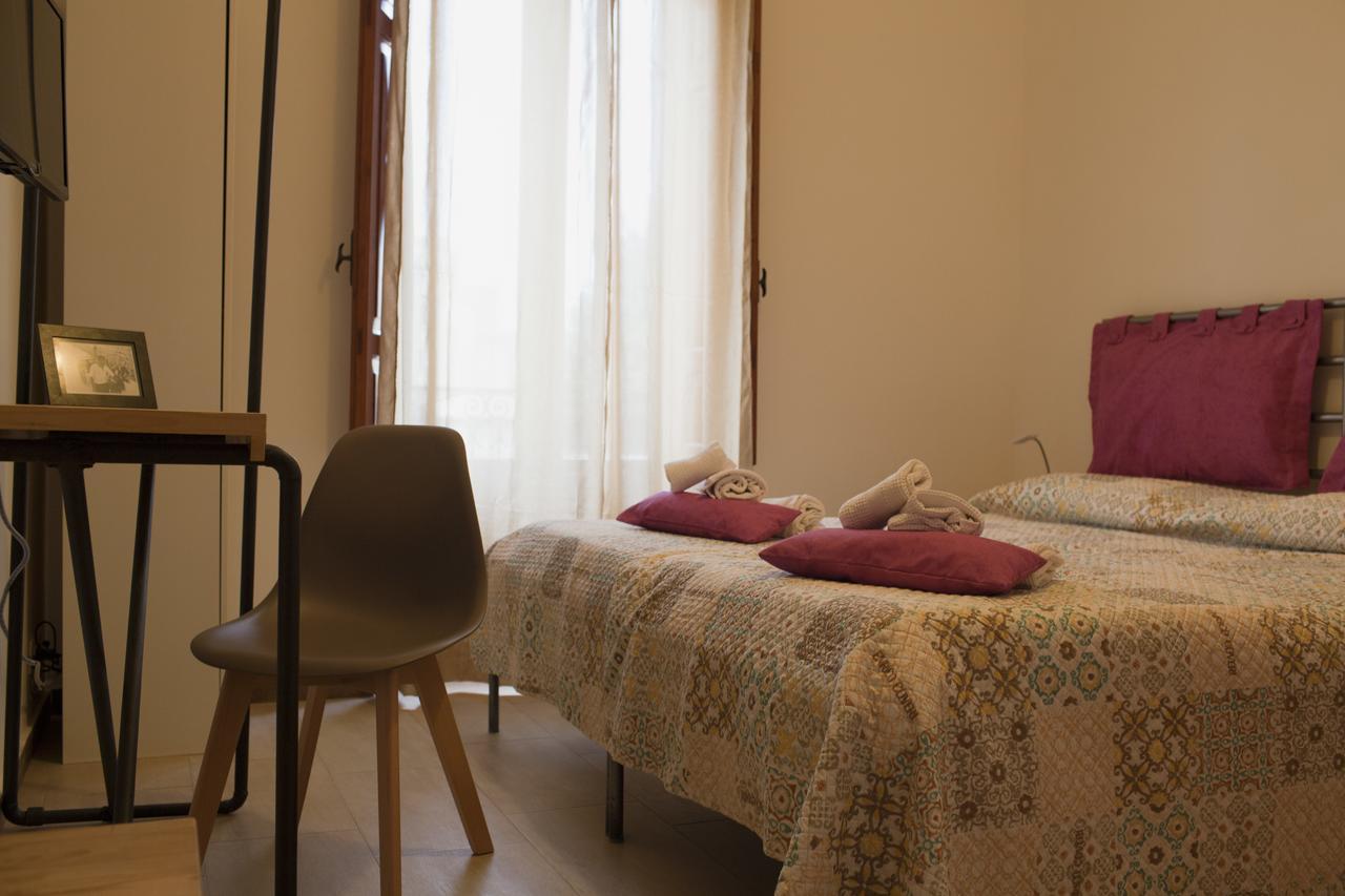 Area 12 Bb Bed & Breakfast ตราปานี ภายนอก รูปภาพ