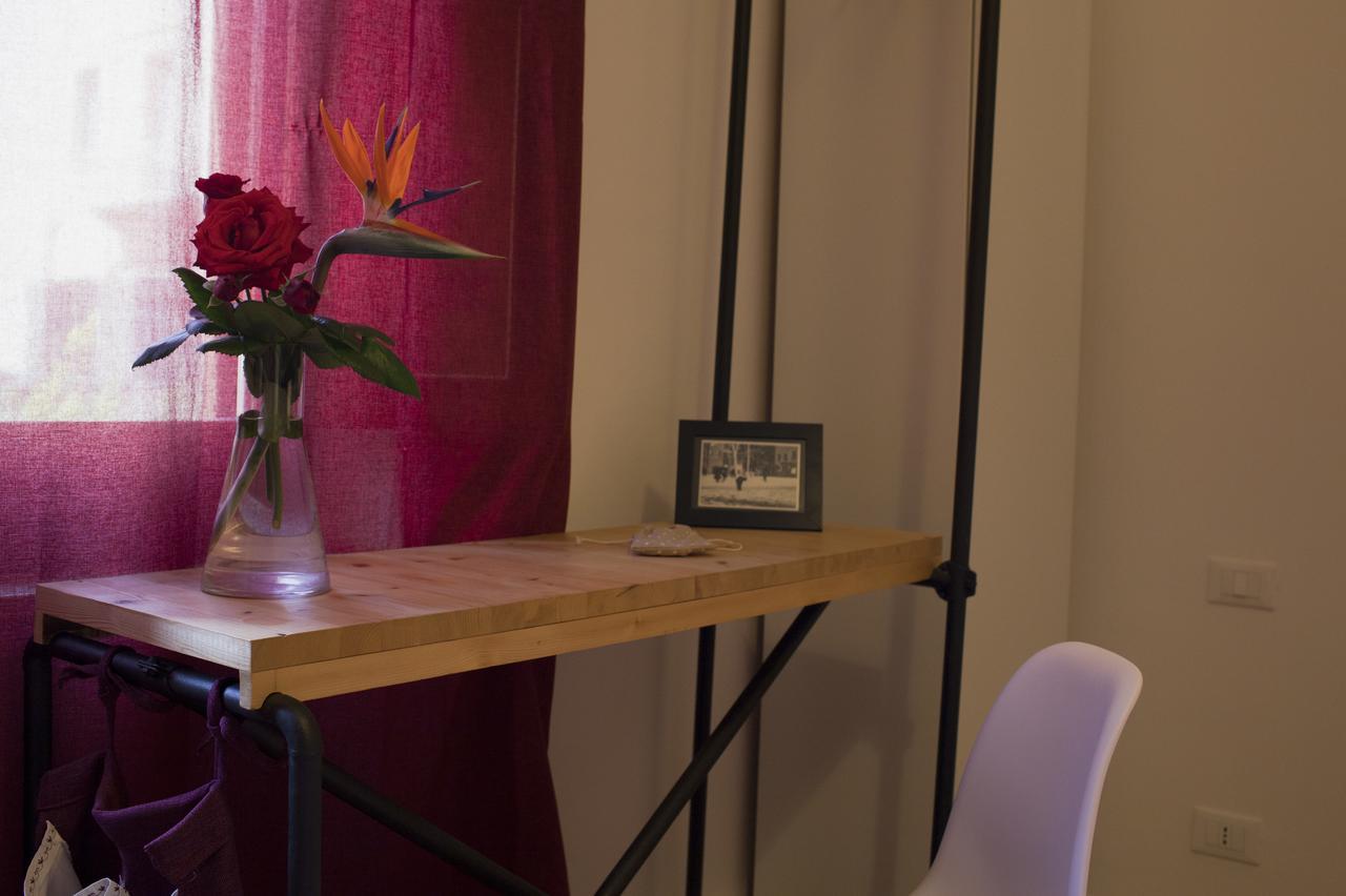 Area 12 Bb Bed & Breakfast ตราปานี ภายนอก รูปภาพ