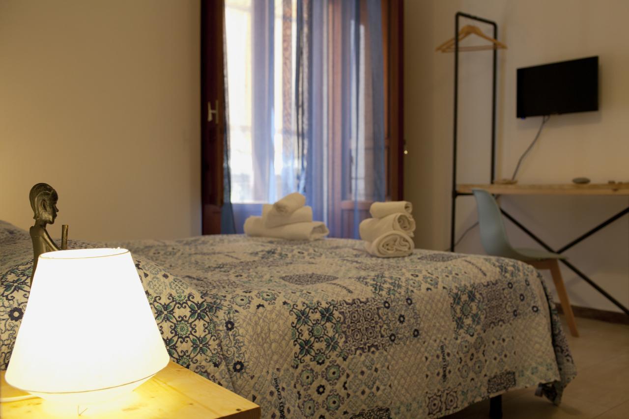 Area 12 Bb Bed & Breakfast ตราปานี ภายนอก รูปภาพ