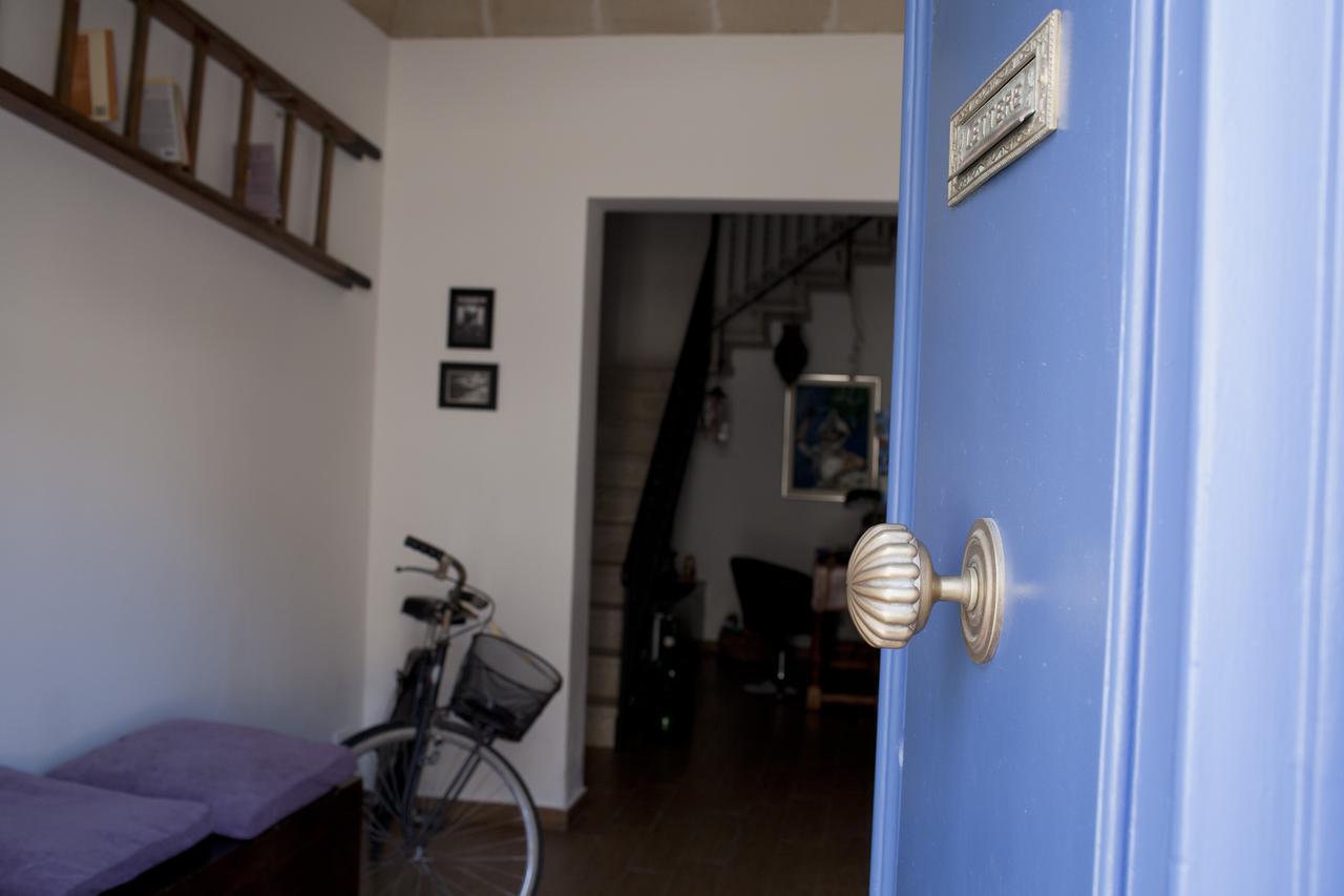 Area 12 Bb Bed & Breakfast ตราปานี ภายนอก รูปภาพ